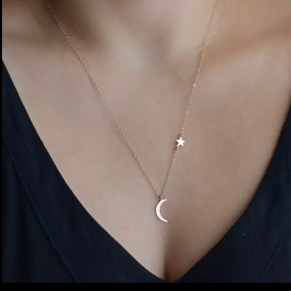 FREE NECKLACE WITH EVERY PURCHASE - Picture 2 of 8